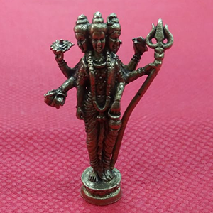 Dratratri Statue